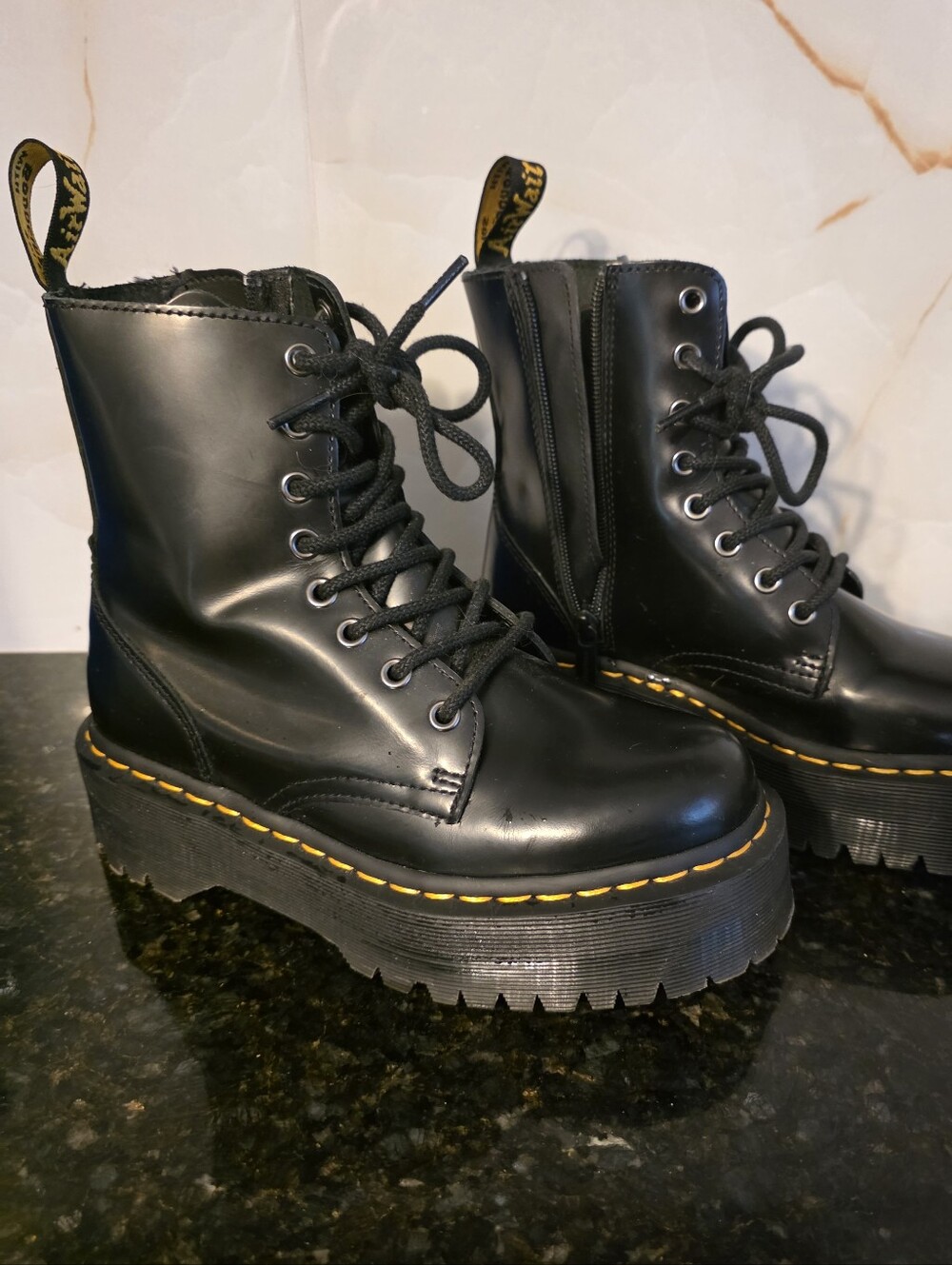 Dr. Martens Jadon